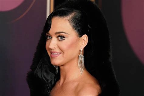 katy perry height|Katy Perry Height, Weight and Body Measurements。